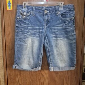 Amethyst Jeans Blue Washed Denim Bermuda Shorts.   Box 36